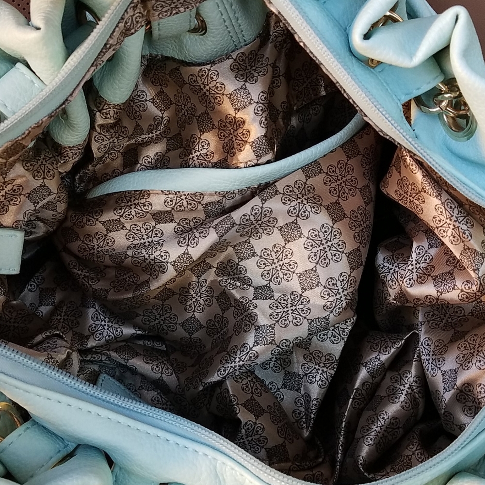 Beautiful Mint Green Purse - Picture 4 of 6